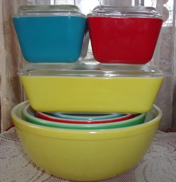 Pyrex primary bowl 401 402 403 404 & refrigerator set 501 502 503 GUC 12 pc READ