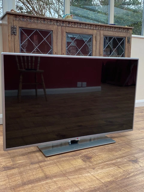 LG 47LB580V TV + stand