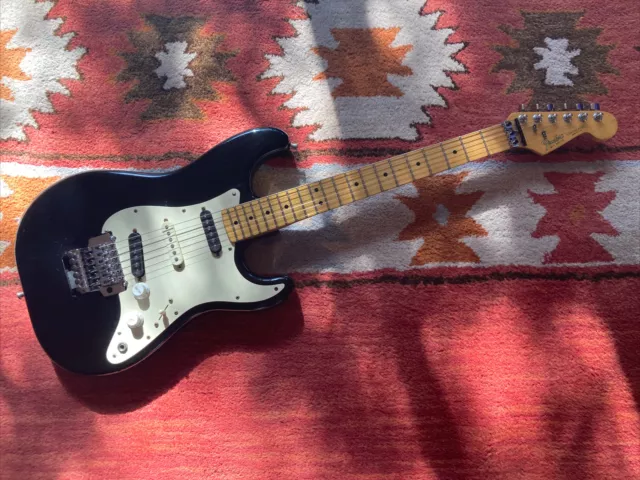 Vintage 1983 Fender Stratocaster Floyd Rose Made in USA Black