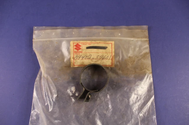 NOS GENUINE Suzuki TS185 TS250 GS1100 GS1000 OEM Exhaust Clamp #09402-37601