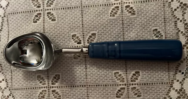 Longaberger Homestead Exclusive Ice Cream Scoop - Cornflower