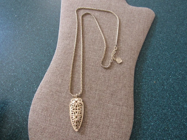 Kendra Scott Sienna Arrowhead arrow Necklace gold plated filigree arrow Kendra Scott Sienna Arrowhead arrow Necklace gold plated filigree arrow
