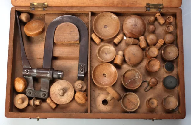 altes Uhrmacher Werkzeug - EINPRESS-WERKZEUG im Holz-Kasten 3