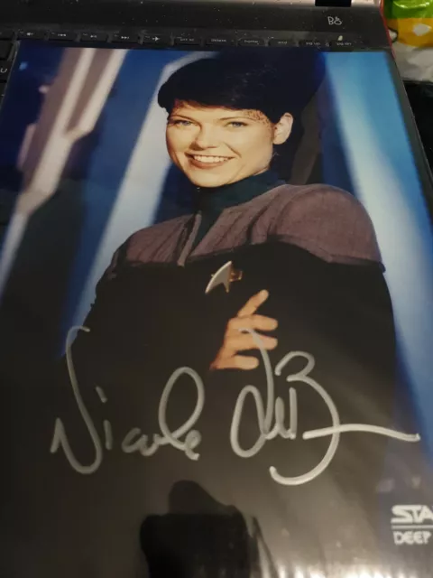 Signed Star Trek Picture Of Nicole De Boer with cert of authenticity (Ezri Dax)