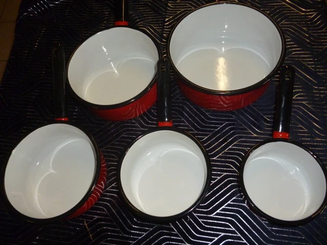 DÎNETTE en ÉMAIL VINTAGE SÉRIE DE 5 CASSEROLES EN JOUET FILLETTE NOSTALGIE