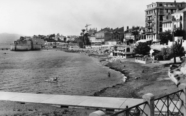 *32294 cpsm Toulon - La Plage du Mourillon