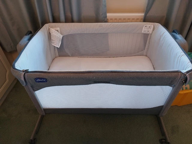 Chicco Next2Me Magic 2 Side Sleeping Crib