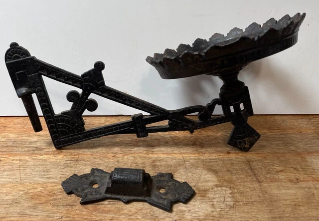 Cast Iron Oil Lamp Lantern Swing Arm Wall Mount Holder w/ Bracket