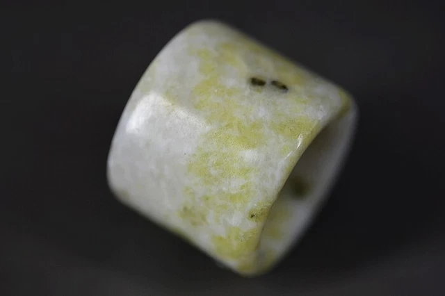 Unique Chinese Natural Jade Carved Ring G82