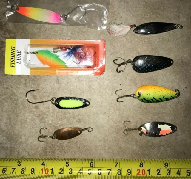 USED VINTAGE FISHING Lure Lot - Fuzzy Grub Jigs Lures - 21 Pieces