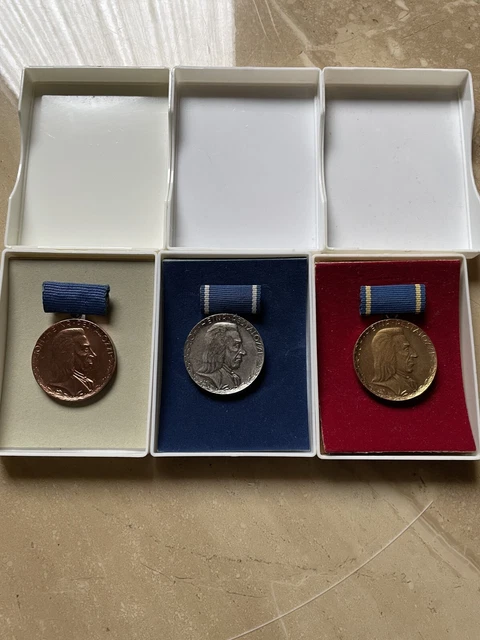 ORDEN EHRENZEICHEN EUR 20,00 PicClick DE