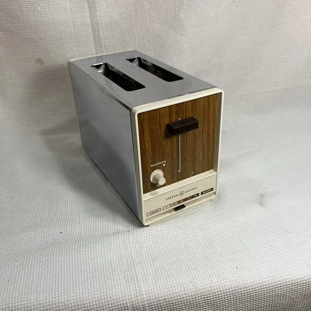 Vintage General Electric 2 Slice Toaster #A10T86 900 Watt Wood Grain Vintage General Electric 2 Slice Toaster #A10T86 900 Watt Wood Grain