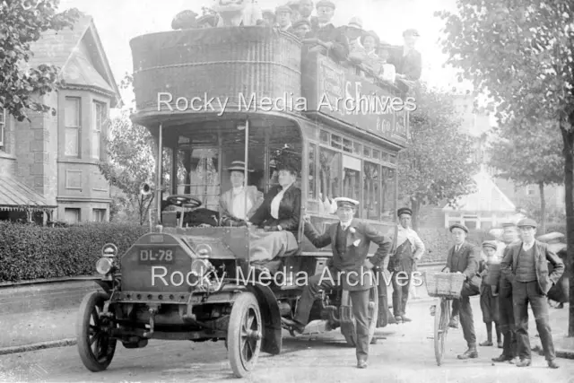 Agh-15 Bus & Crew, Sandown, Isle Of Wight. Photo