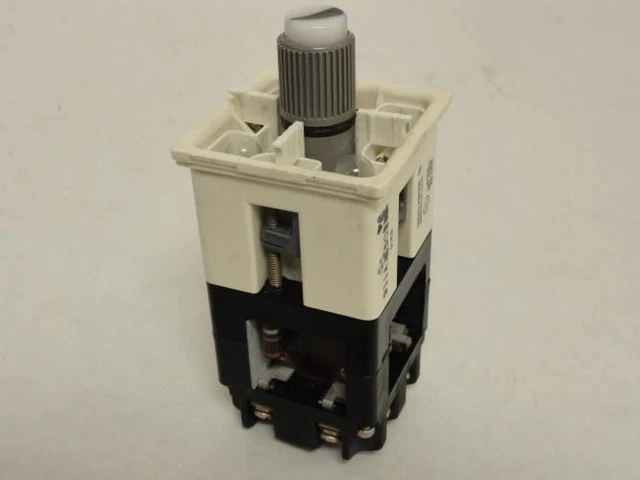 199229 Old-Stock; Microswitch 910AEA501 Selector Switch with Indicator
