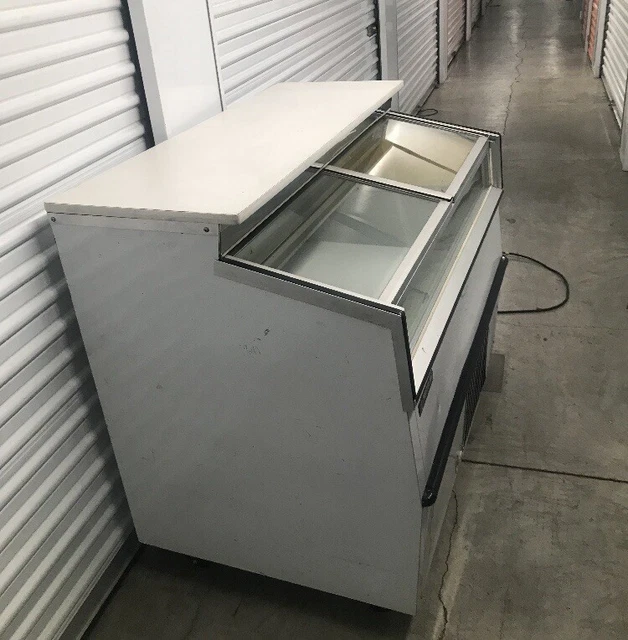 GT-40 Master-Bilt Horizontal Packaged Ice Cream Freezer Pre-Owned