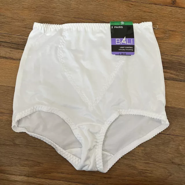 BALI LIGHT CONTROL Everyday Smoothing Brief Panty White Size L NWT $9. ...