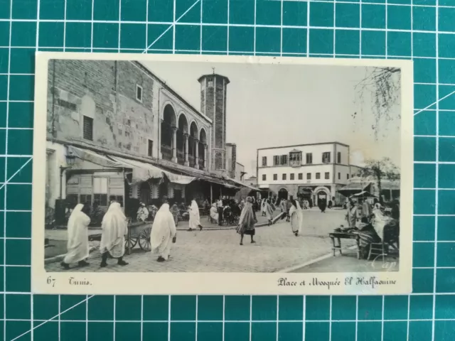 HH142 CPA BE Photo Tunisie circa 1950 Tunis animée Place mosquée El Halfaouine