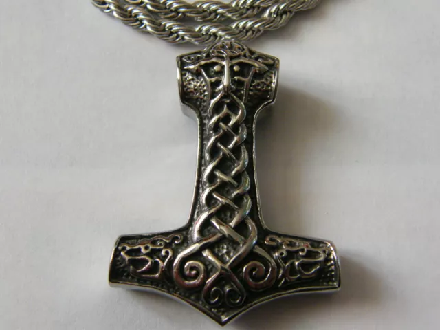 collier avec pendentif  marteau de Thor  en acier inoxydable chaine acier 60 cm