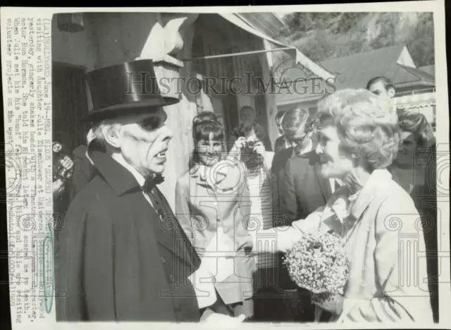 1969 Press Photo Pat Nixon visits Universal Studios in Hollywood - lrw03266