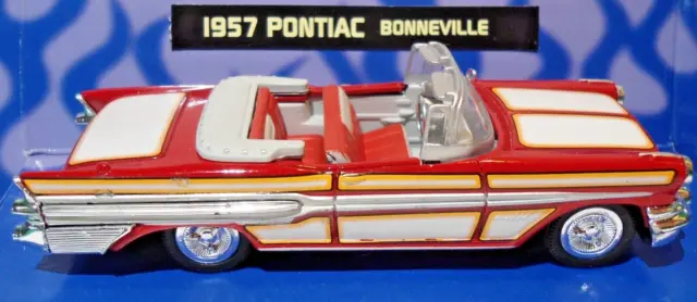 New Ray 1:43 1957 Pontiac Bonneville Convertible American V8 Classic Car Model