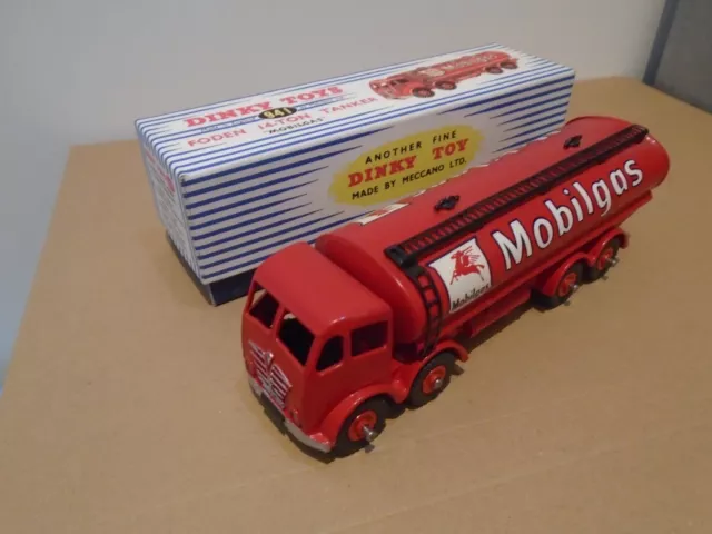 Dinky Foden 14-Ton Tanker  No. 941 boxed