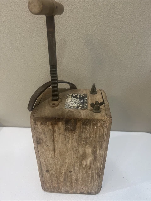 Antique  Blasting Machine Dynamite Detonator  "Atlas".  Atlas Powder Wilmington 2