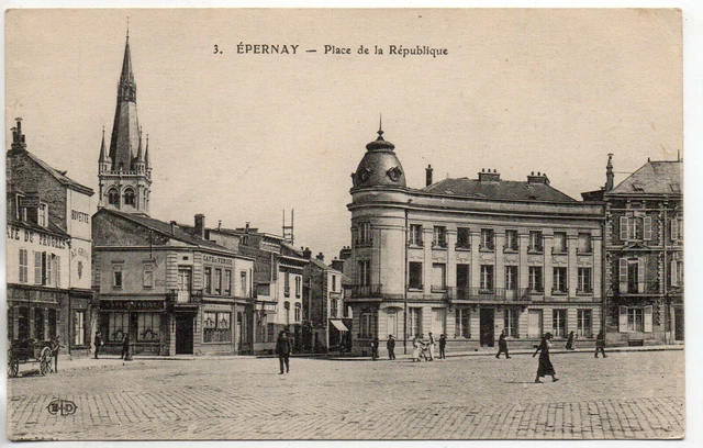 EPERNAY - Marne - CPA 51 - Place de la République café du progrés