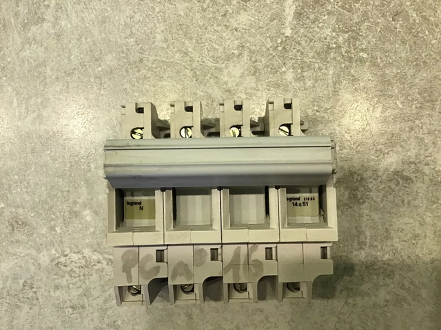 Coupe-circuit sectionnables LEGRAND reference 21505 POUR FUSIBLES 14X51