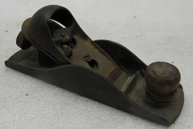 Stanley #220 Block Plane - Small Chip In Lever Cap & Cracked Front Knob Is Wired