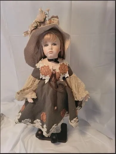 Mundia Reve De Porcelaine Christine Et Cecile Collectible Doll Rare Allison