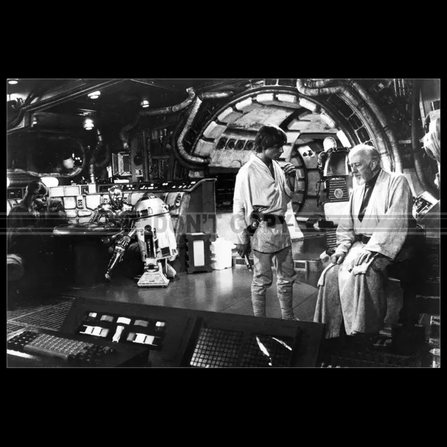 Photo F.002638 SIR ALEC GUINNESS & MARK HAMILL (STAR WARS) 1977