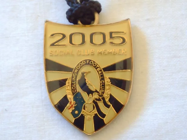 Collingwood Magpies AFL - VFL Football Collectable 2005 - Members Badge Medal