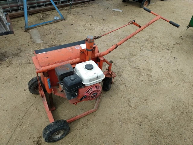 Little Beaver Trencher Earth Saw Kwik-Trench Honda engine Not Running Little Beaver Trencher Earth Saw Kwik-Trench Honda engine Not Running