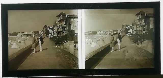 zf09 positive stereo glass plate BE circa 1920 Saint Jean de Luz animated beach