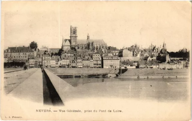 CPA NEVERS - Vue générale prise du Pont de Loire (456972)