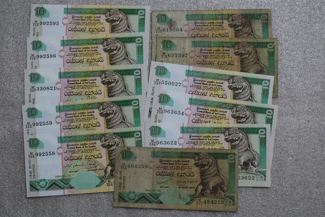 Sri Lanka - 11 Old Banknotes B27 #216