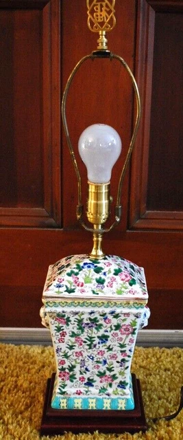 Vintage FAMILLE ROSE Chinese Porcelain Urn Table Lamp HAND PAINTED FOO DOGS