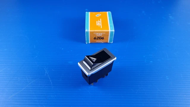 Bouton interrupteur de WARNING FAE PEUGEOT TALBOT RENAULT NEUF d'origine
