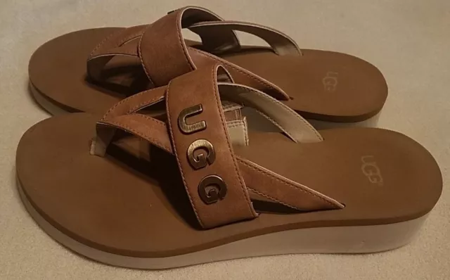 UGG Luna Logo Charm Women's Size 8 Tan Brown Wedge Flip Flop Sandals 1097289