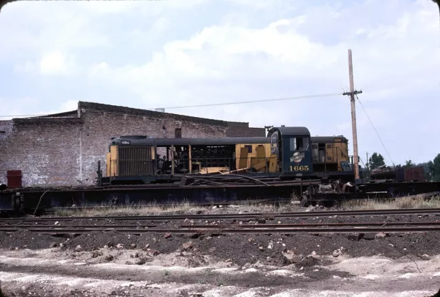 Chicago & North Western (C&NW) - RSD5 - #1665 - Original 35mm Slide.