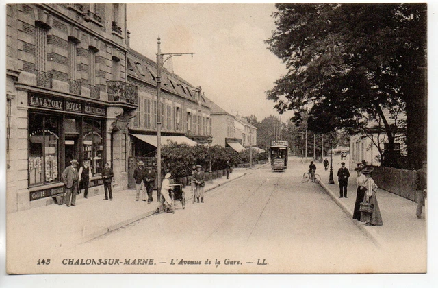 CHALONS SUR MARNE - Marne - CPA 51 - Tramway - Avenue de la Gare - cartes Royer