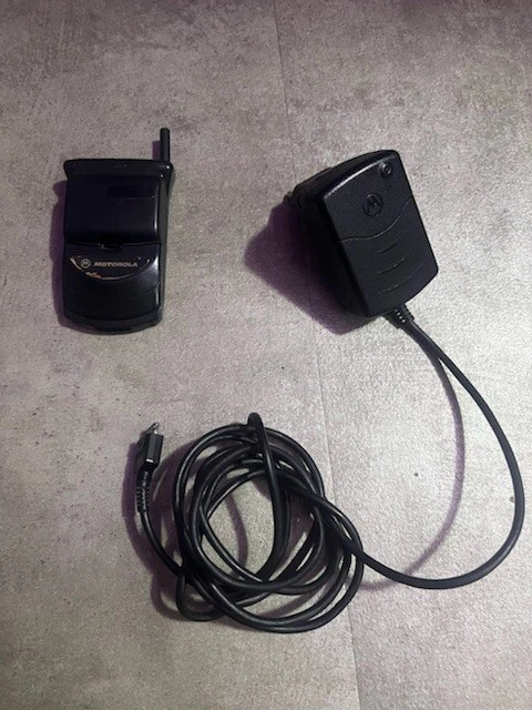 Téléphone Mobile Vintage Motorola StarTAC - Noir - Débloqué - Occasion Fonctionnel