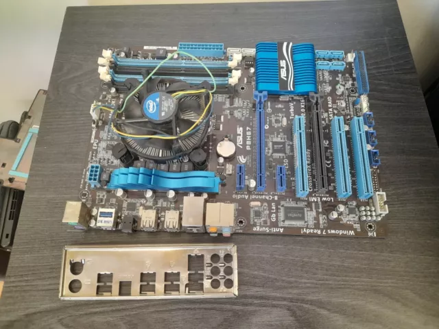 Carte mere  Asus P8H67 LGA1155  Raid 0-1-10 -5 Sata 6go USB-3