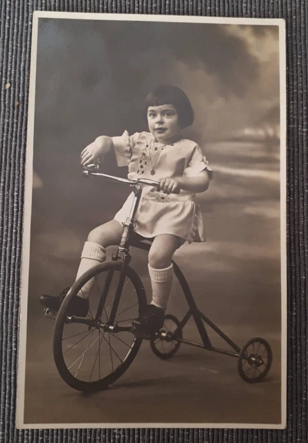Carte Postale Ancienne Fantaisie Enfant Et Tricycle Velo Annees 1900-1920