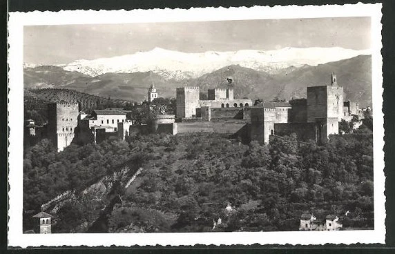 AK Granada, vista general de la Alhambra y Sierra Nevada, Blick zur Burg