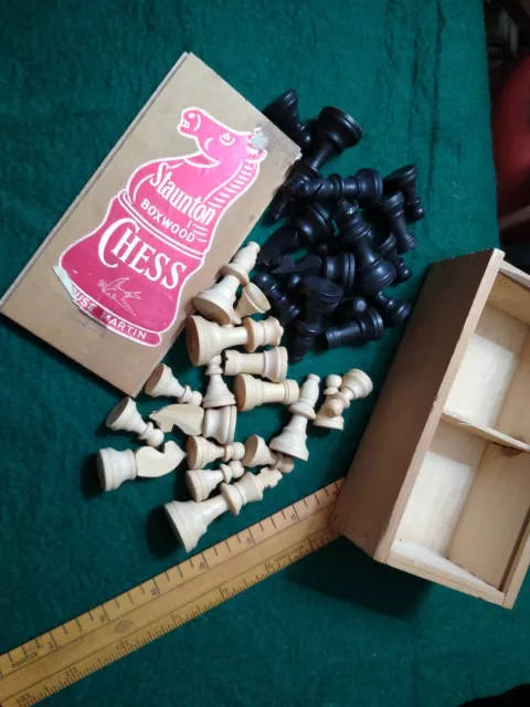 Staunton Boxwood Chess Set Boxed Excellent