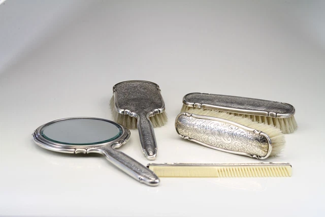 Lisa Rinna Wears Dress Made with Hair to 2026 Oscars Party (Exclusive)