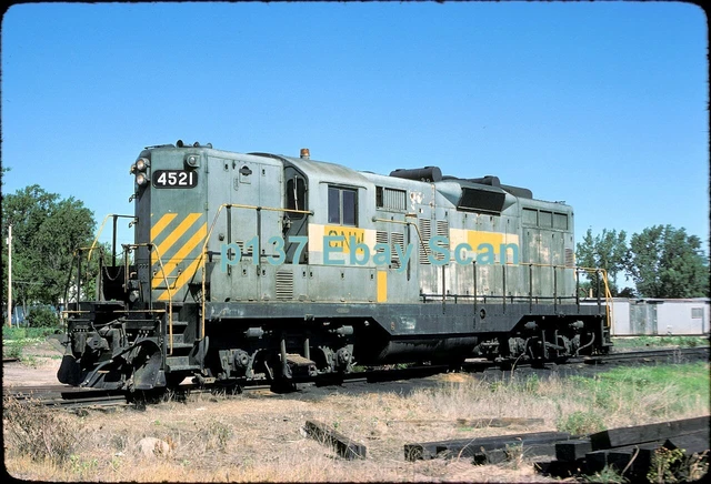 CNW Chicago & North Western QNSL PNC GMD GP9 4521 ORIGINAL 1976 Kodachrome Slide