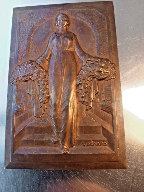 SUPERBE MÉDAILLE ART Déco en Bronze, Inspiration Femme Nue, Angelots