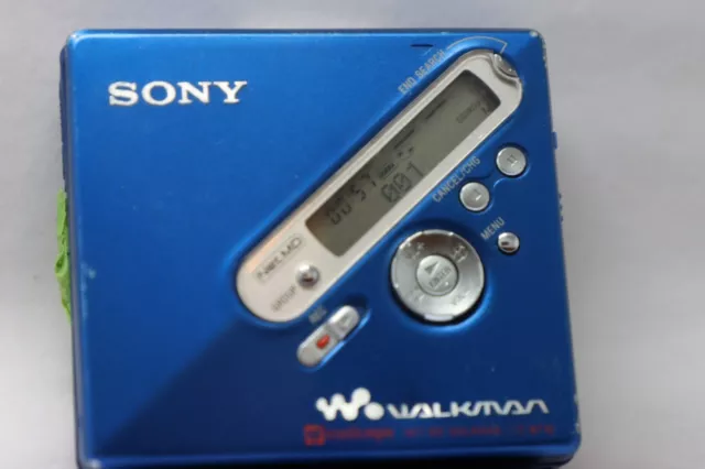 Sony MZ N710 portable minidisc player recorder..